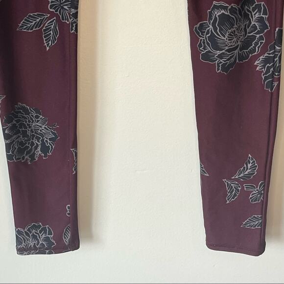 Maurices Maroon Floral In Motion Legging Size Small - Picture 9 of 11